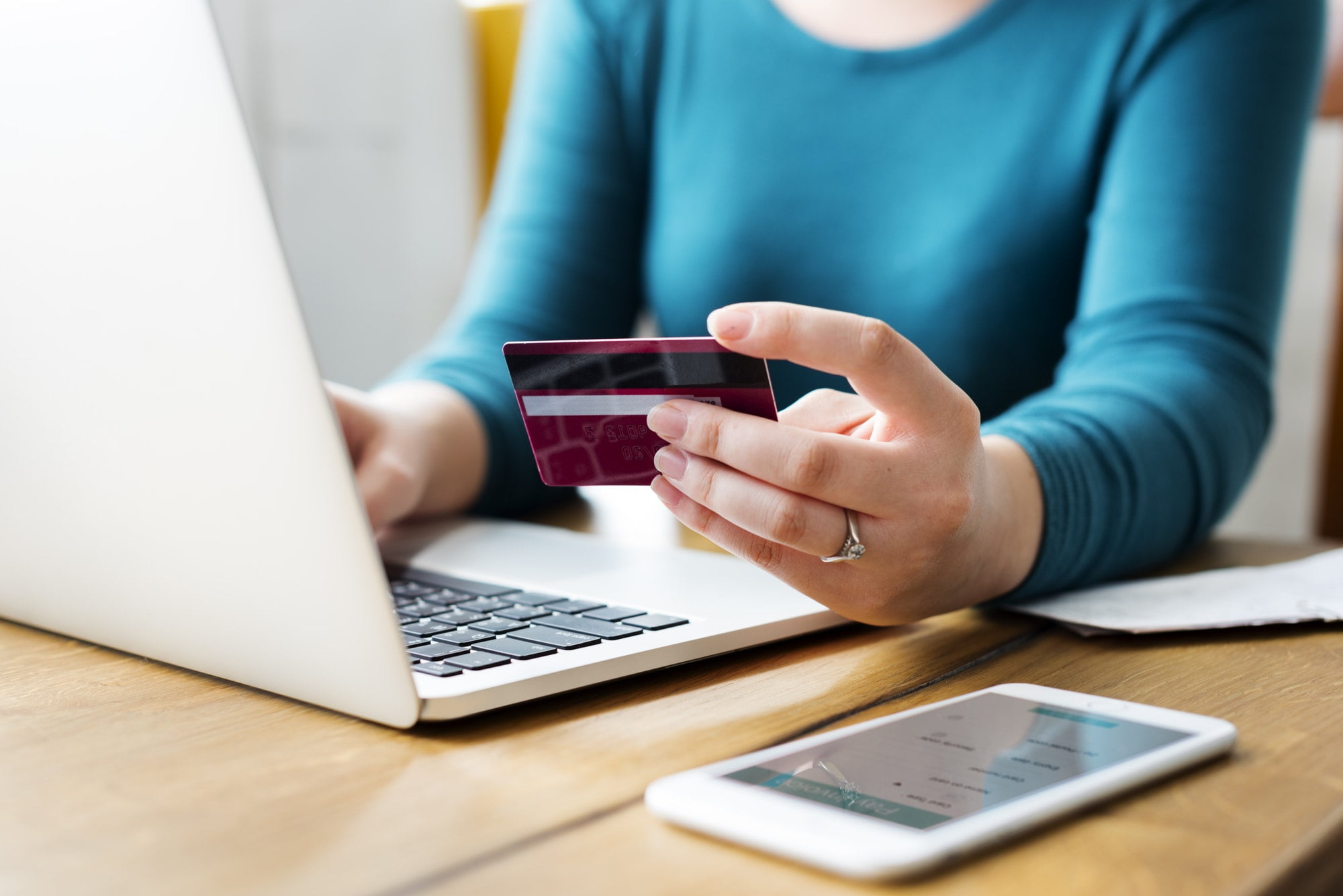 Simplifying Credit Card Payments for Your E-Commerce Store: A Comprehensive Guide